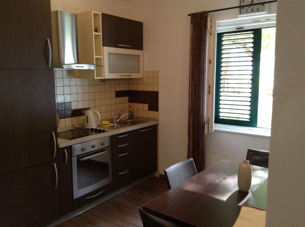 Apartments Vila Oksana Мимице Экстерьер фото